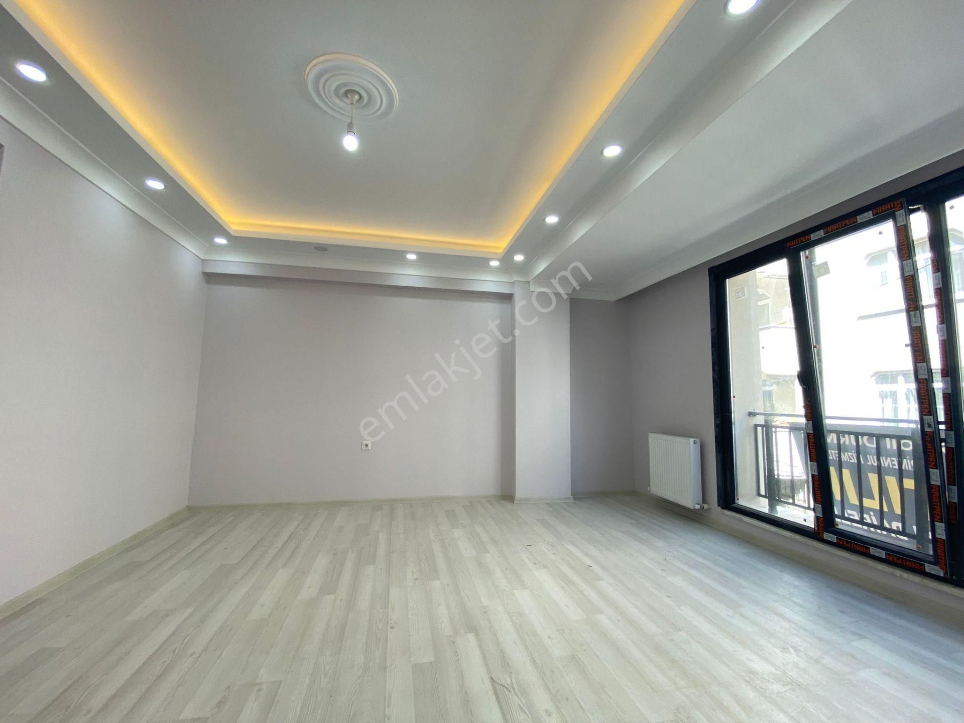 Esenler Davutpaşa Satılık Daire  TÜRKİYE EMLAK DAVUTPAŞA MAH 3+1 KREDİLİ 1 ve 3 KATLAR 120m2 DAİRE KOD 2470