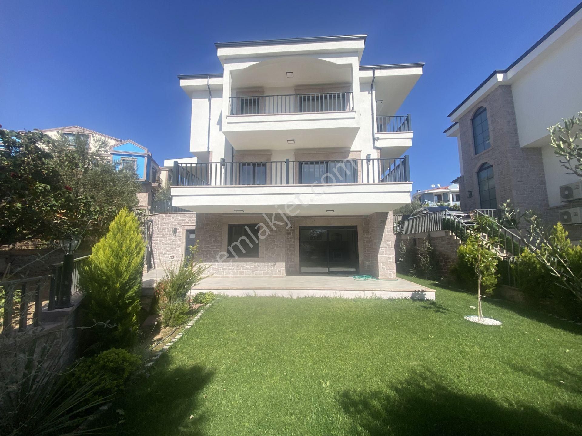 Ayvalık Mithatpaşa Satılık Villa  BALIKESİR AYVALIK CUNDA DA SATILIK MUHTESEM VİLLA.