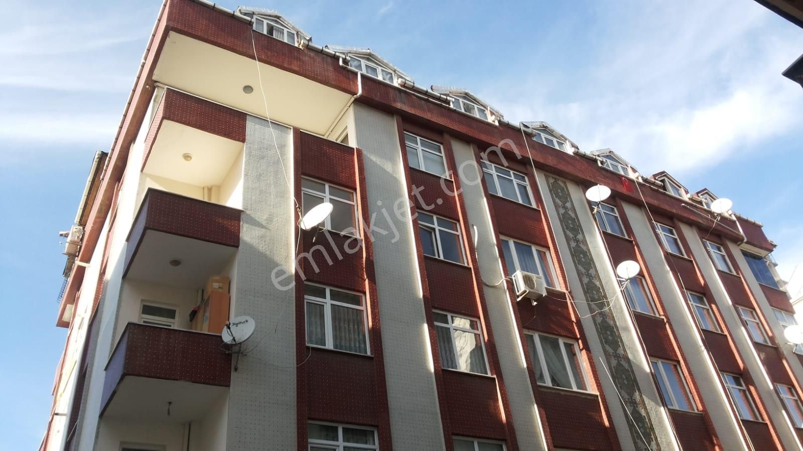 Ümraniye Namık Kemal Satılık Daire Ümraniye N.Kemalde  2+1 Satılık 90M Bakımlı 1.Kat DÜŞEŞ  Daire No:386