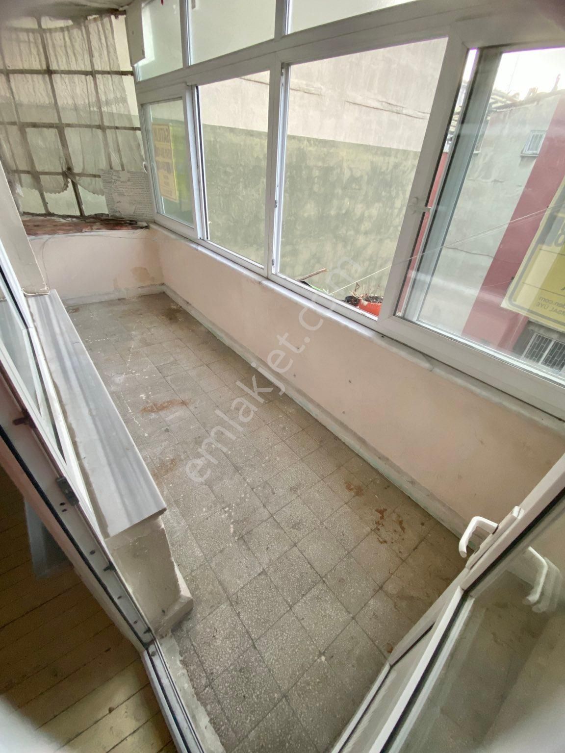 Akşenden Fatih Vezir Caddesi 90 M2 2+l 2. Ara Kat Boş Satılık Daire - Görsel 13