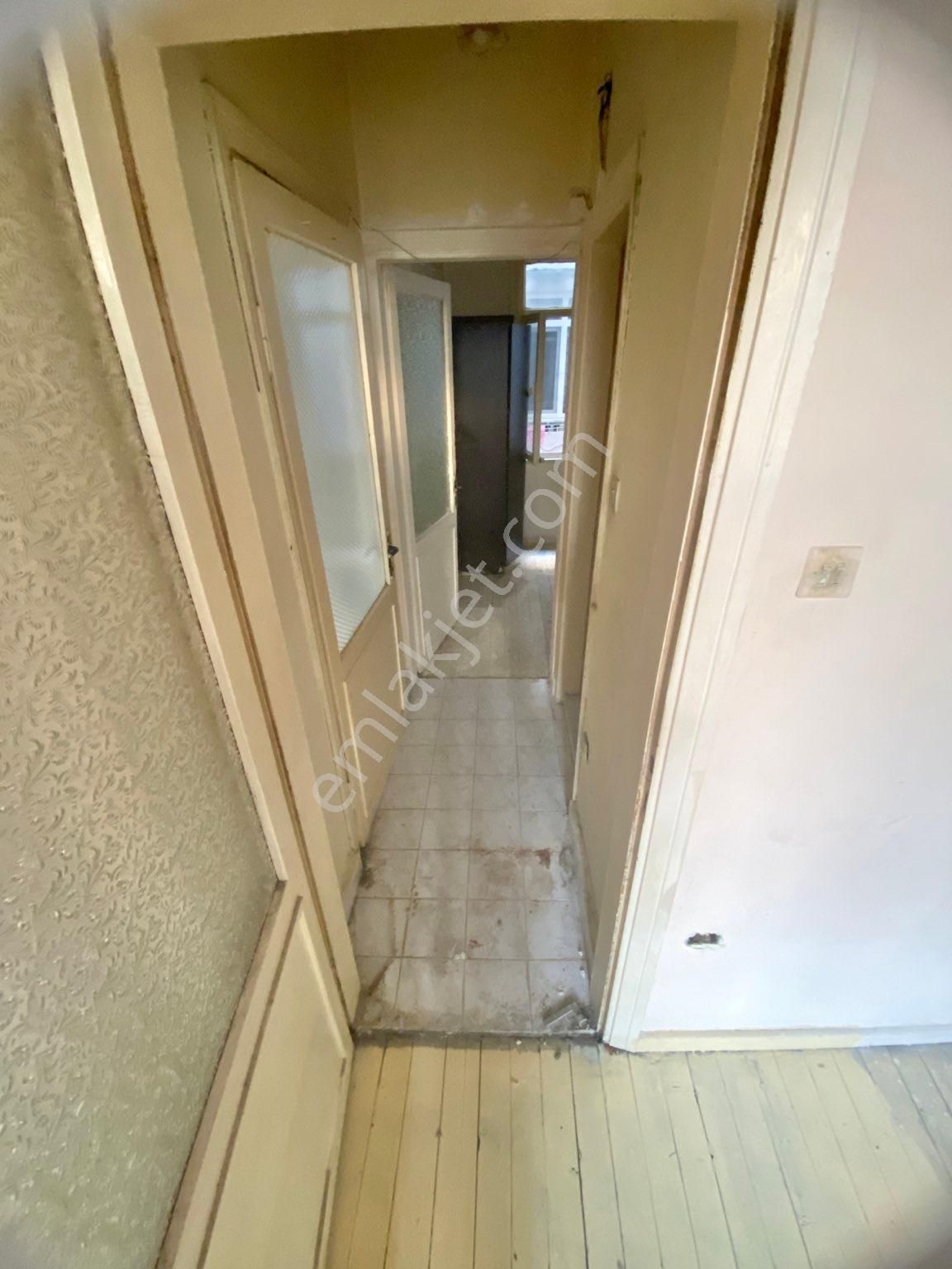 Akşenden Fatih Vezir Caddesi 90 M2 2+l 2. Ara Kat Boş Satılık Daire - Görsel 9