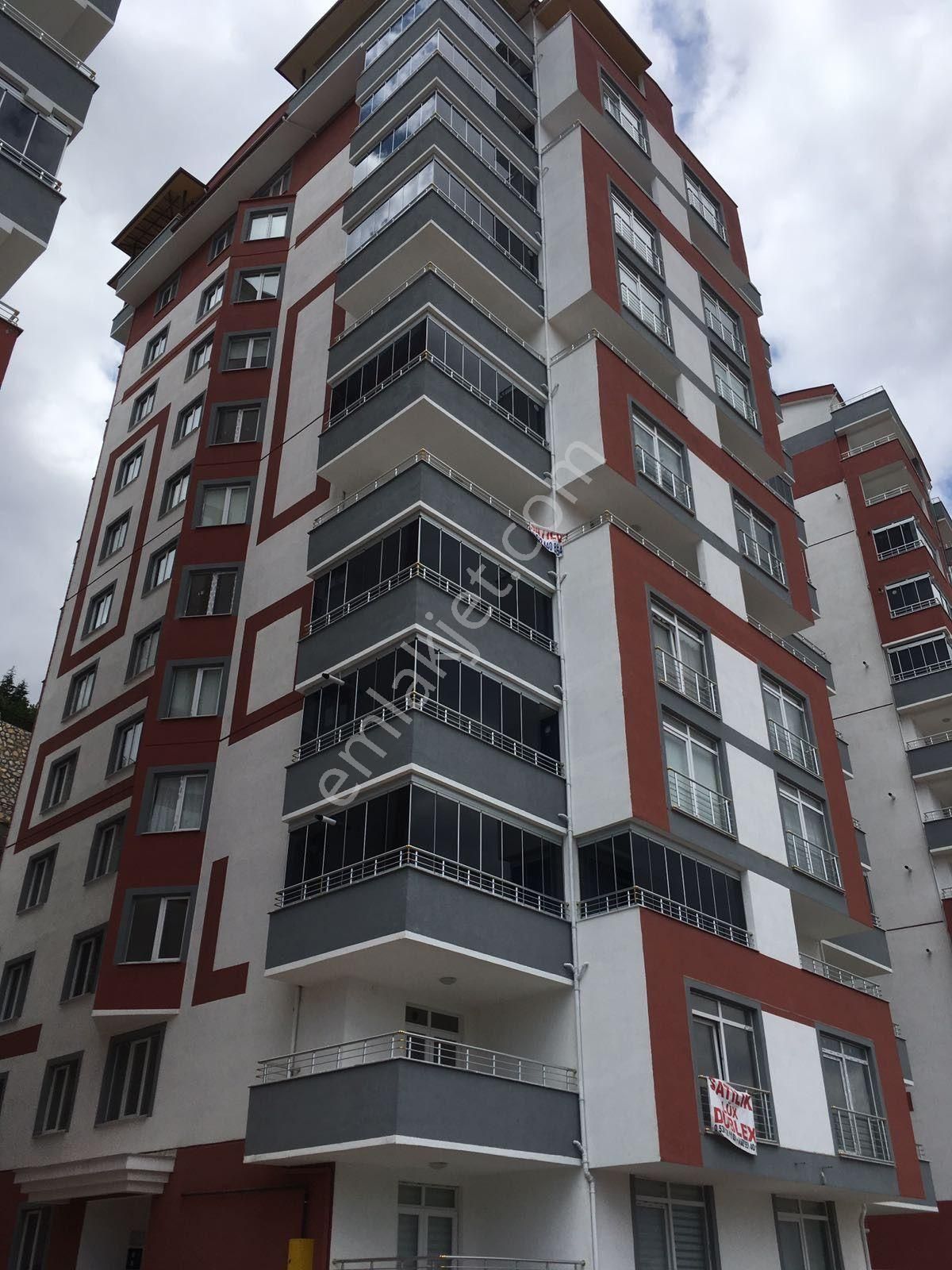 Halis Karaca Home's Da 3+1 Çift Asansörlü Ön Cephede Kiralık