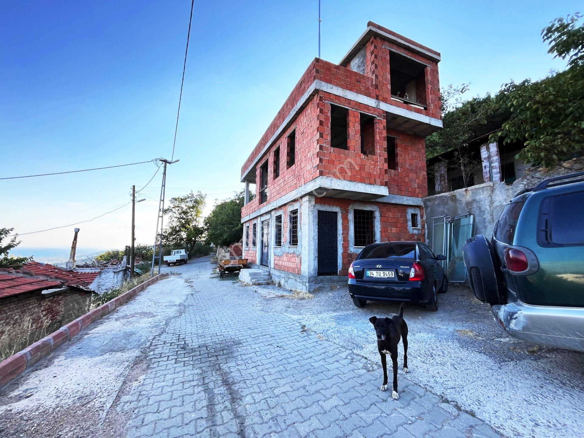 Edremit Beyoba Satılık Müstakil Ev  Beyoba'da Panaromik Manzaralı Müstakil Ev ve Arsası