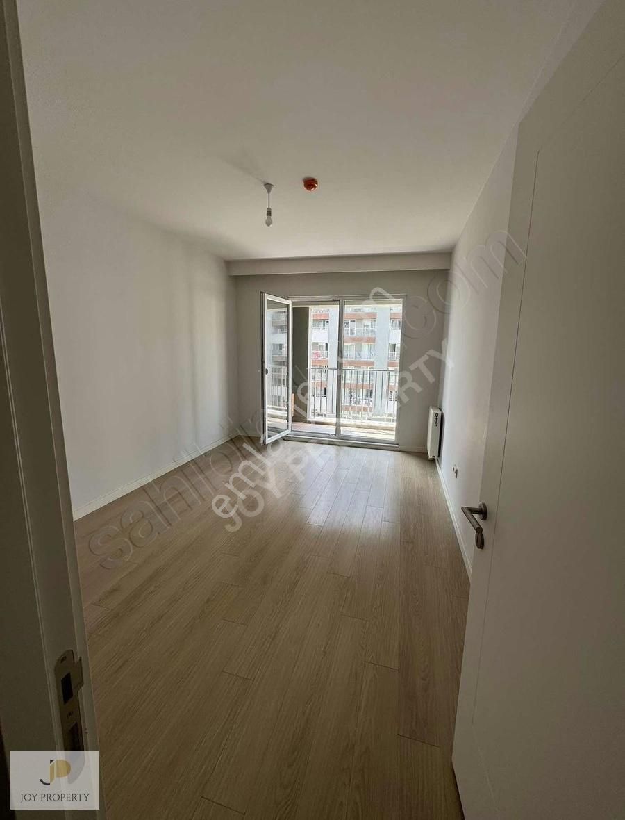 Beylikdüzü Barış Kiralık Daire ONUR DAN MAKYOL YAŞAM KİRALIK 1+1 HAVUZ CEPHE