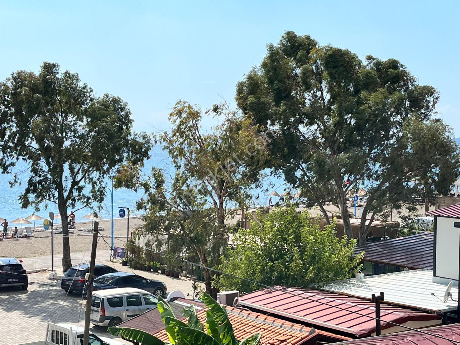 Ürkmez'de Deniz Tarafında Satılık Bahçeli 3+1 Lüks Villa Yazlık - Görsel 20