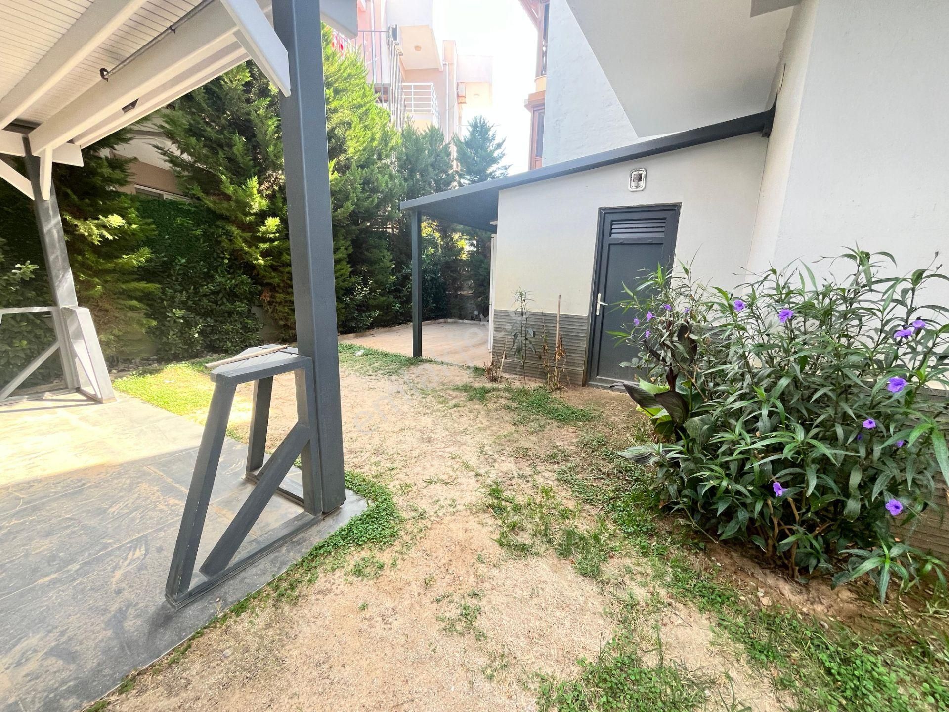 Ürkmez'de Deniz Tarafında Satılık Bahçeli 3+1 Lüks Villa Yazlık - Görsel 7