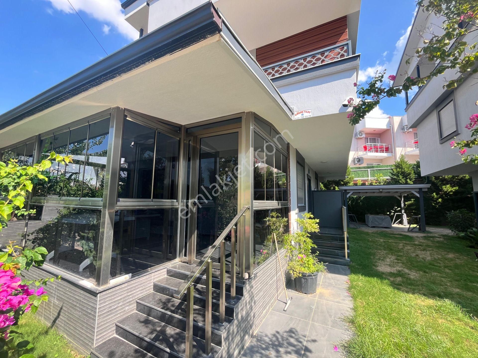 Ürkmez'de Deniz Tarafında Satılık Bahçeli 3+1 Lüks Villa Yazlık - Görsel 14