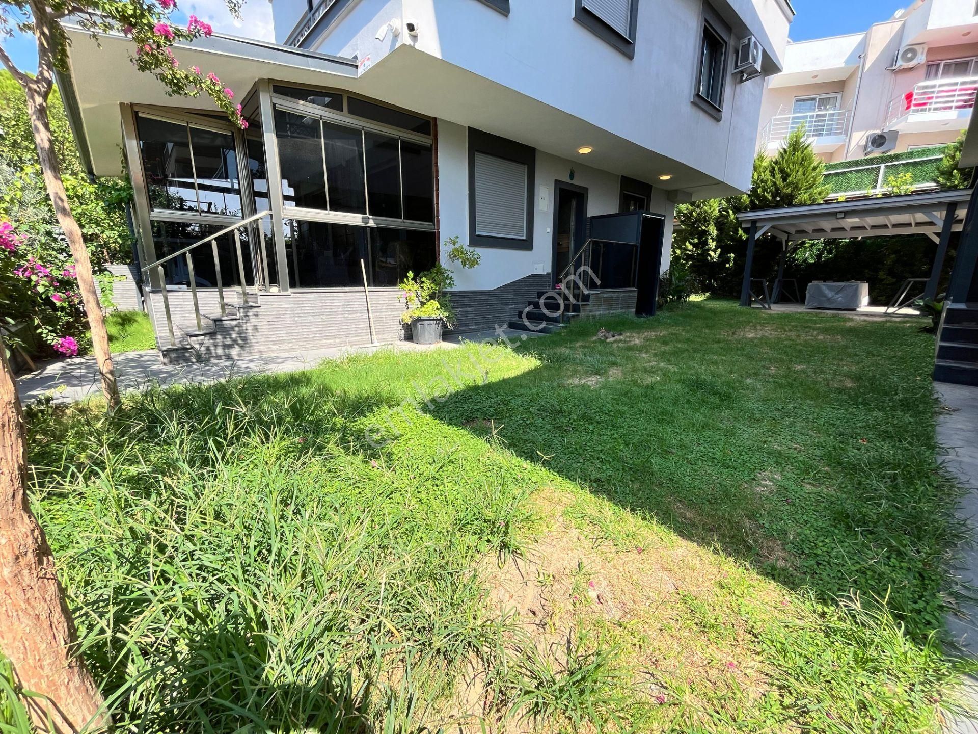 Ürkmez'de Deniz Tarafında Satılık Bahçeli 3+1 Lüks Villa Yazlık - Görsel 6