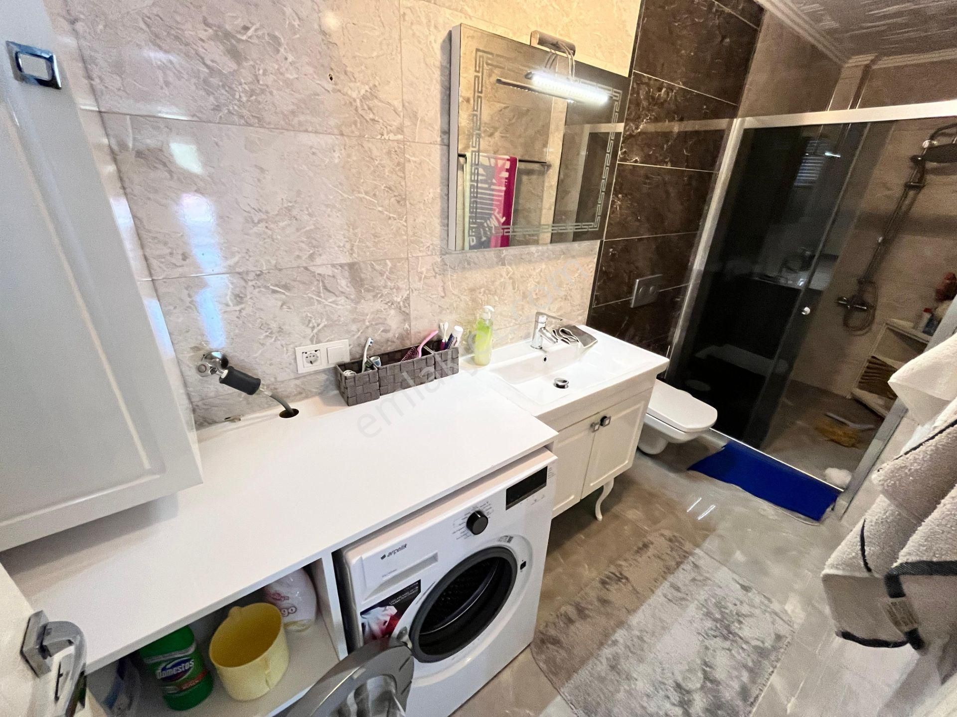 Ürkmez'de Deniz Tarafında Satılık Bahçeli 3+1 Lüks Villa Yazlık - Görsel 15