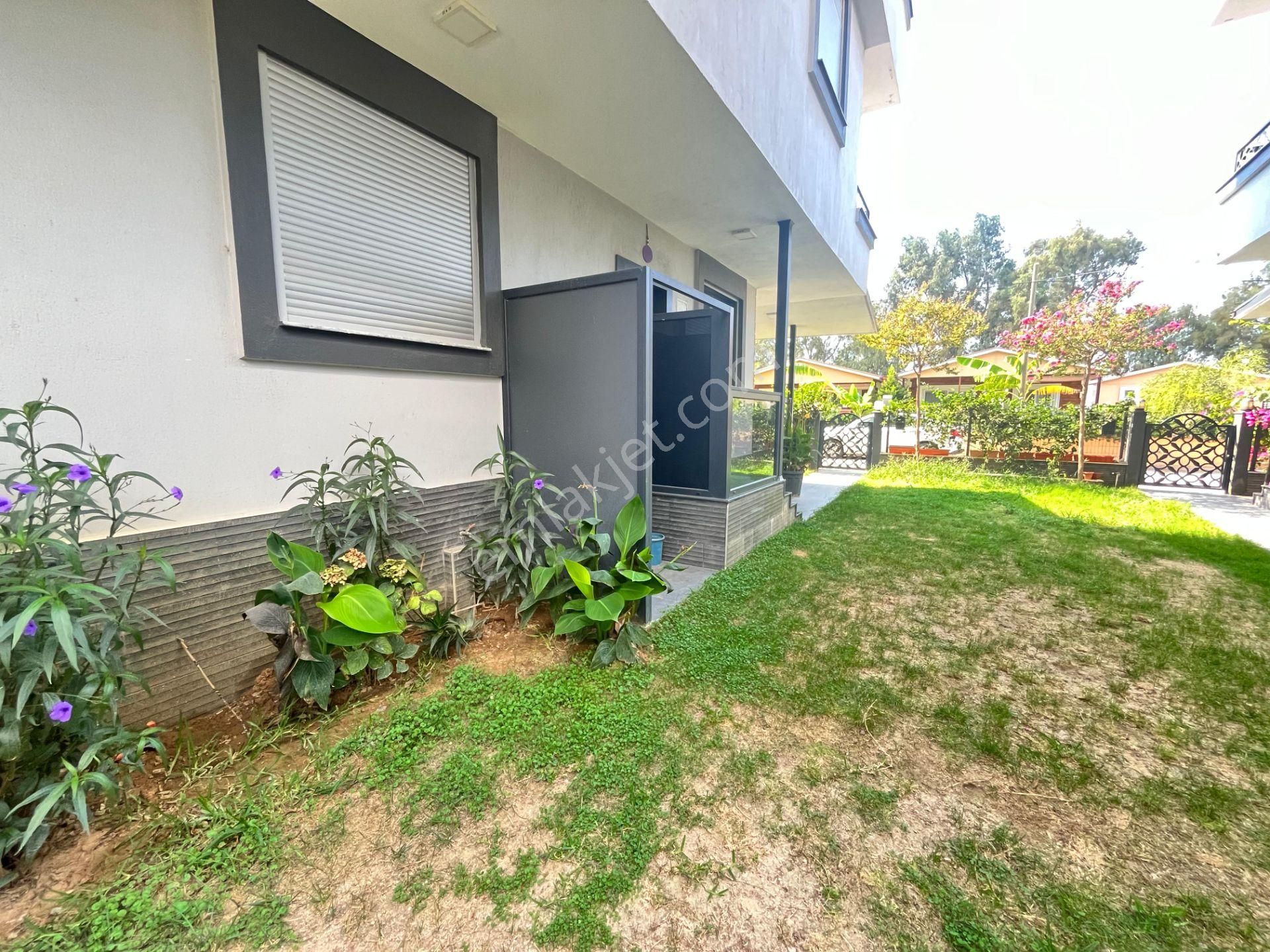 Ürkmez'de Deniz Tarafında Satılık Bahçeli 3+1 Lüks Villa Yazlık - Görsel 8