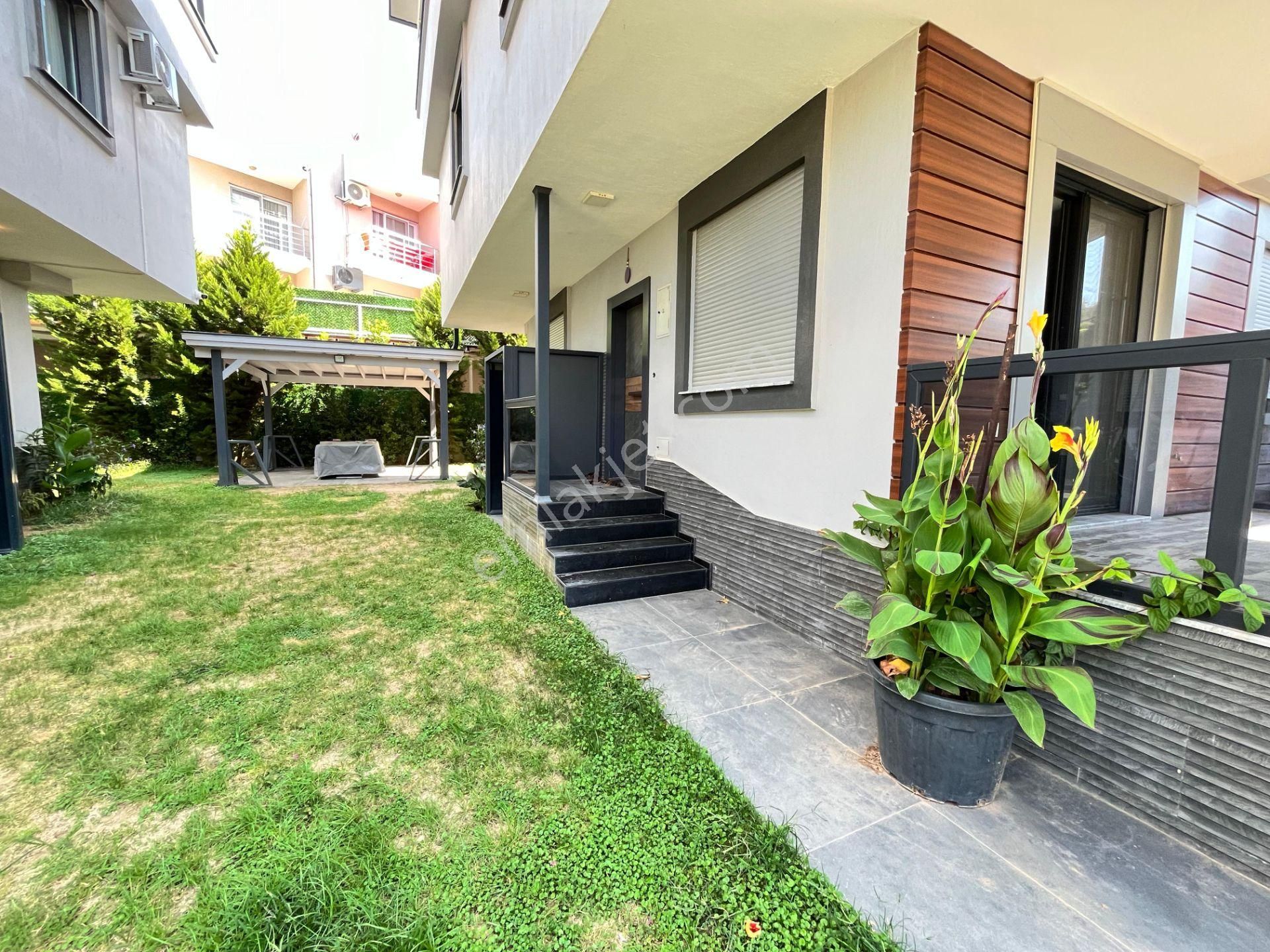 Ürkmez'de Deniz Tarafında Satılık Bahçeli 3+1 Lüks Villa Yazlık - Görsel 9