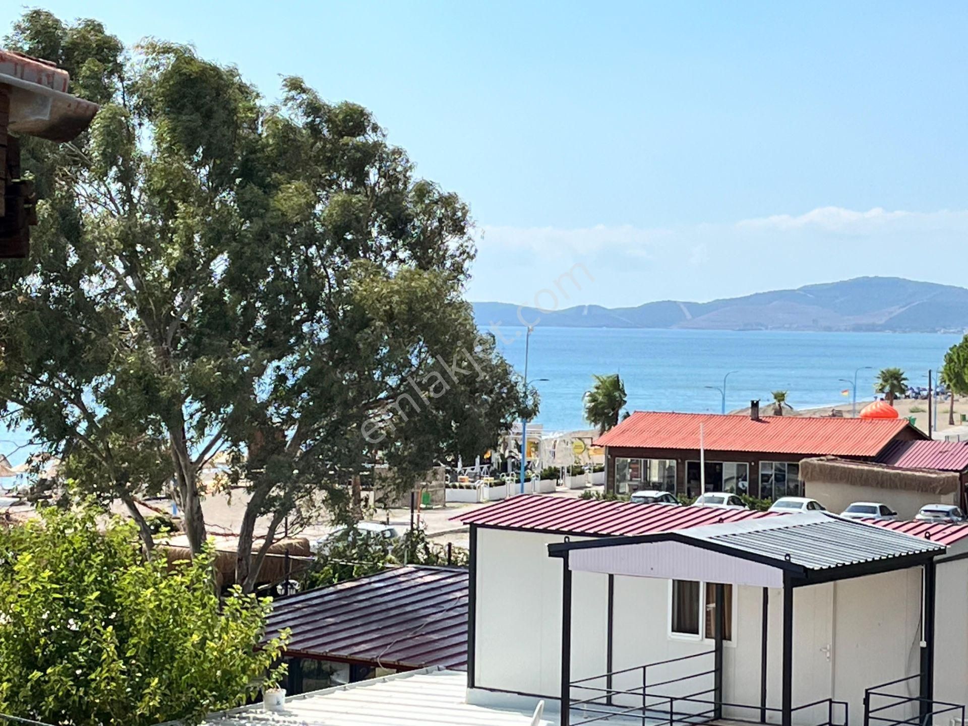 Ürkmez'de Deniz Tarafında Satılık Bahçeli 3+1 Lüks Villa Yazlık - Görsel 35