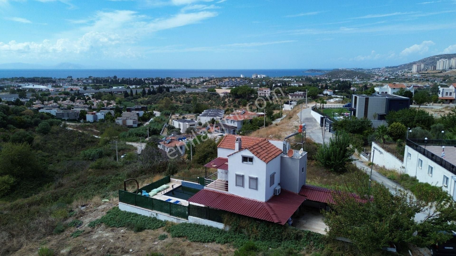 Kuşadası Karaova Satılık Villa Kuşadası Karaova'da Deniz Manzaralı Özel Havuzlu Müstakil Villa