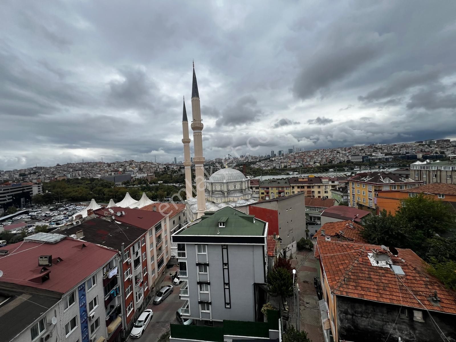 Eyüpsultan Silahtarağa Satılık Daire  ŞEREF EMLAK EYÜP SİLAHTARAĞA HALİÇ TOWERS REZİDANS SATILIK 2+1 5.300.000 TL 