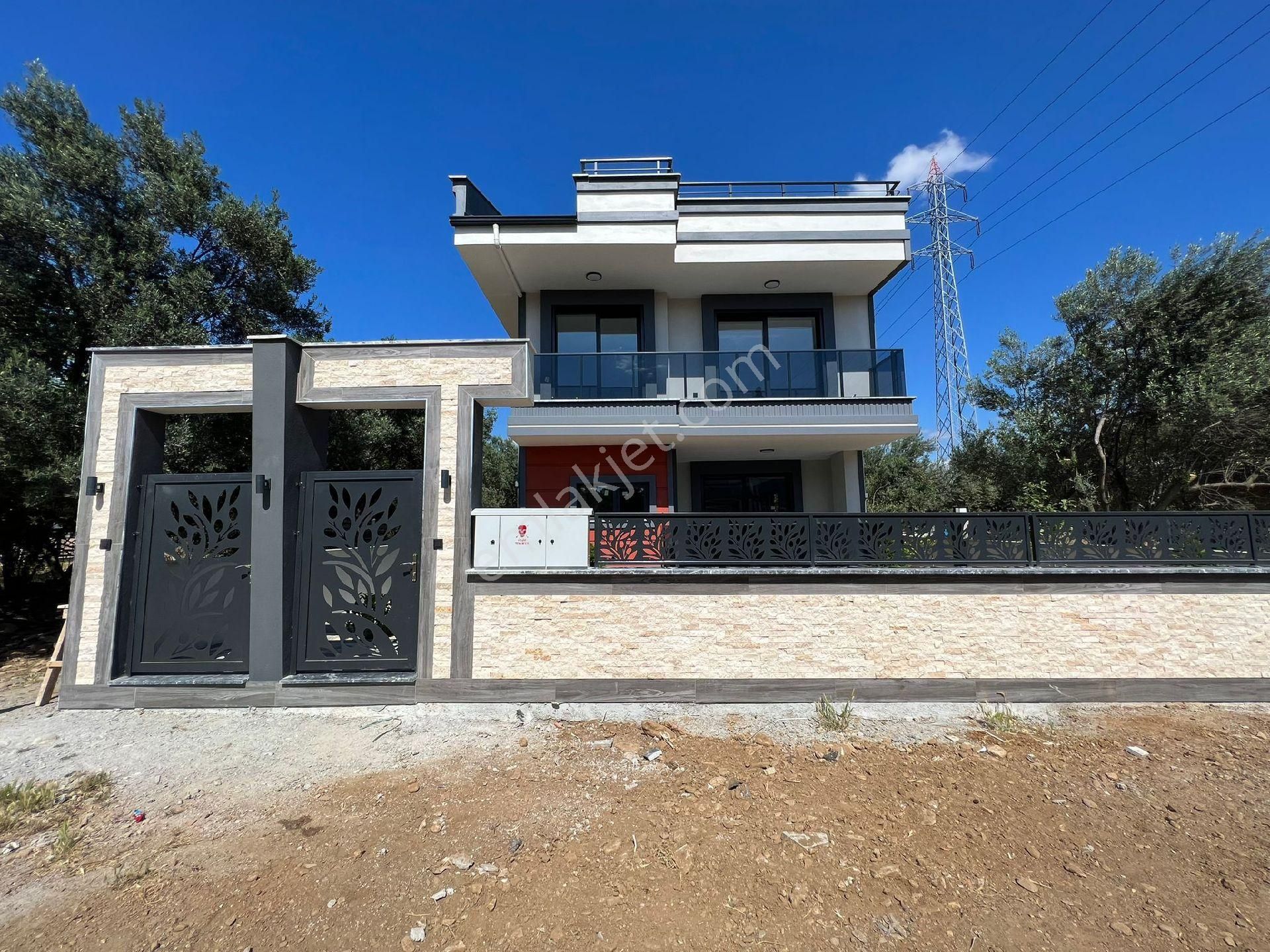 Edremit Zeytinli Satılık Villa ZEYTİNLİ DE 4+1 İKİZ VİLLA