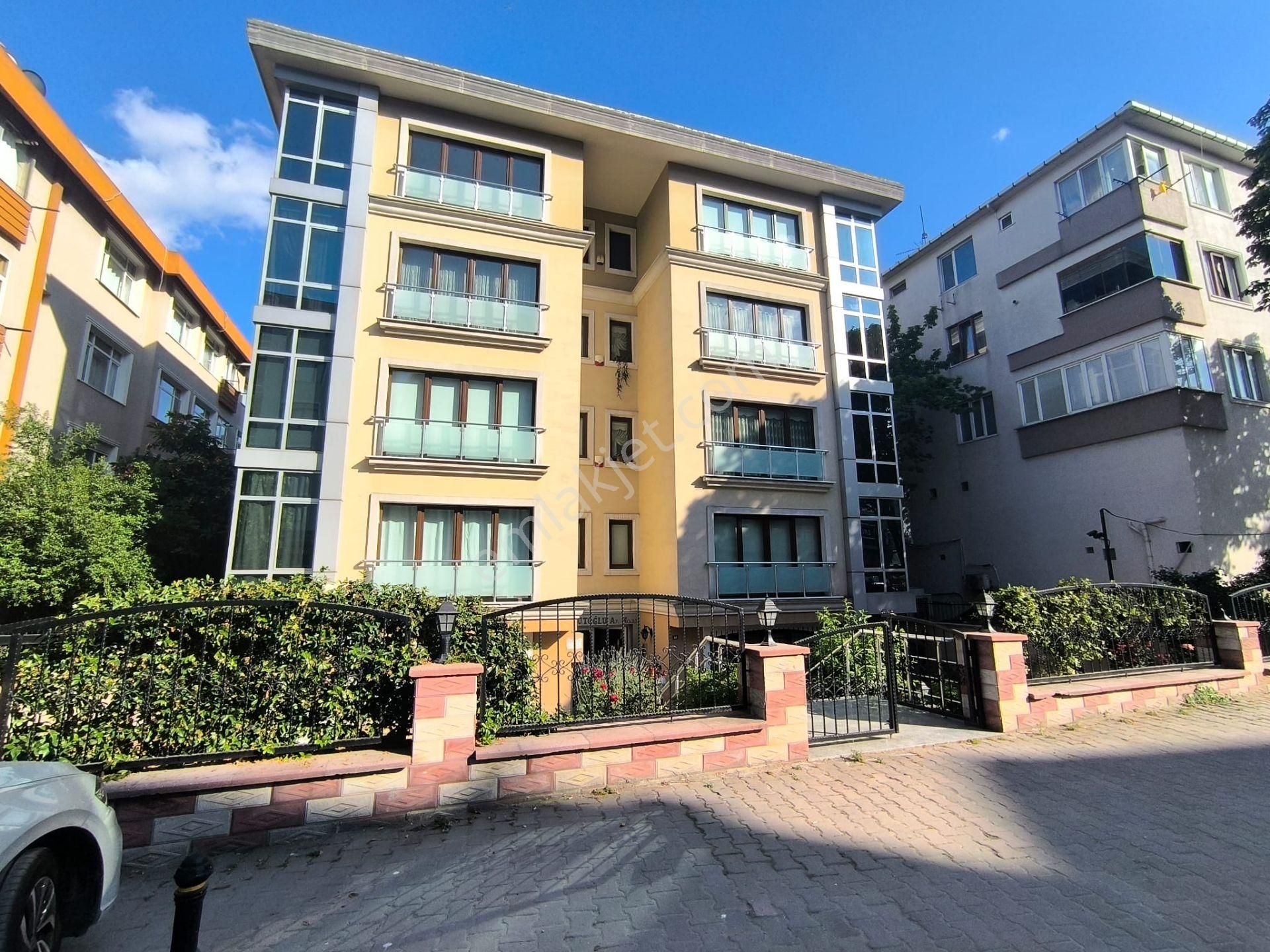 Ömür Emlak'tan Kiralık 4+1 180m2 Bahçelievler Merkezde