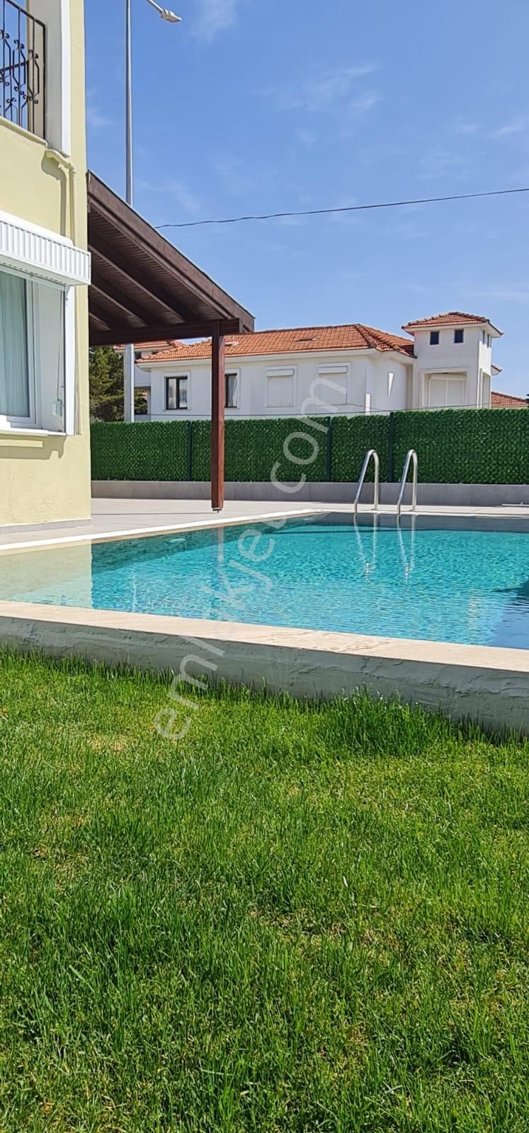 Çeşme Alaçatı Kiralık Villa Alaçatı Merkez'de Müstakil Havuzlu Kış Sezonu Kiralık Villa