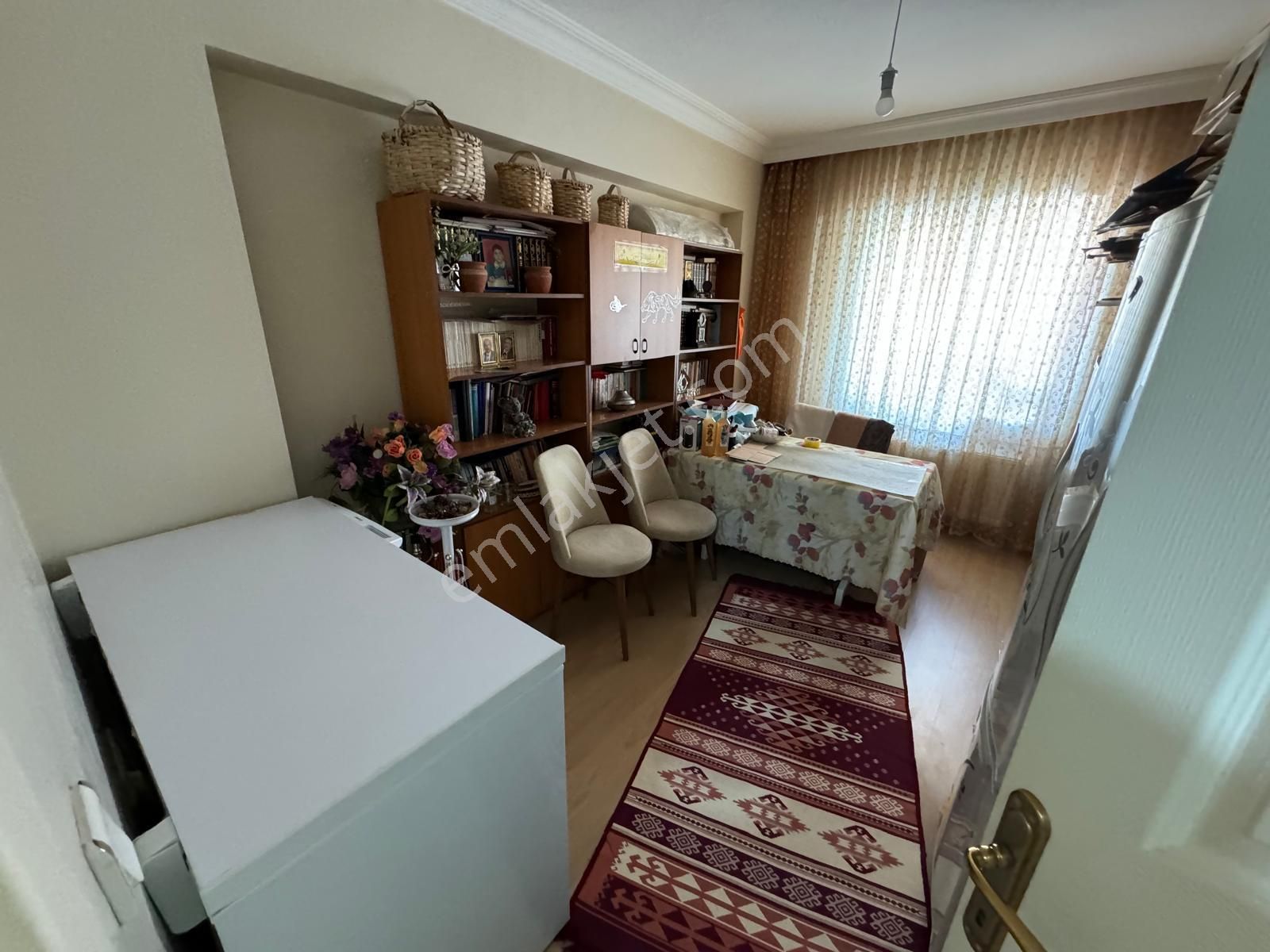 Yozgat Merkez Tekke Satılık Daire  ÇARŞI MERKEZDE 4+1 YAPILI ARA KAT DAİRE *** BURCU EMLAKTAN ***