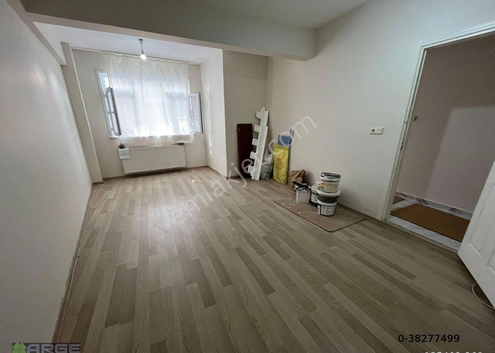 Fatih Hırka-i Şerif Kiralık Daire Göç İdaresi Arkasında 2+1 Kiralık Daire