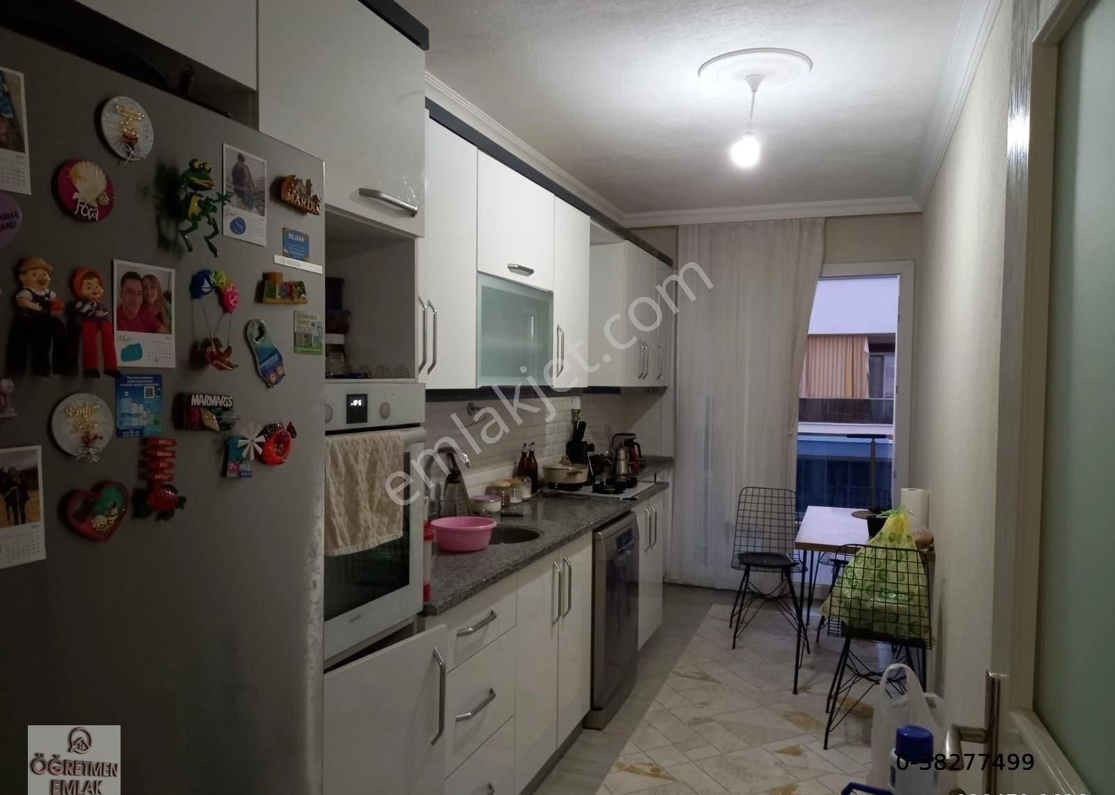 Menderes Cüneytbey Satılık Daire CÜNEYTBEYDE MERKEZİ KONUMDA OKULLARA YAKIN  3+1 DAİRE