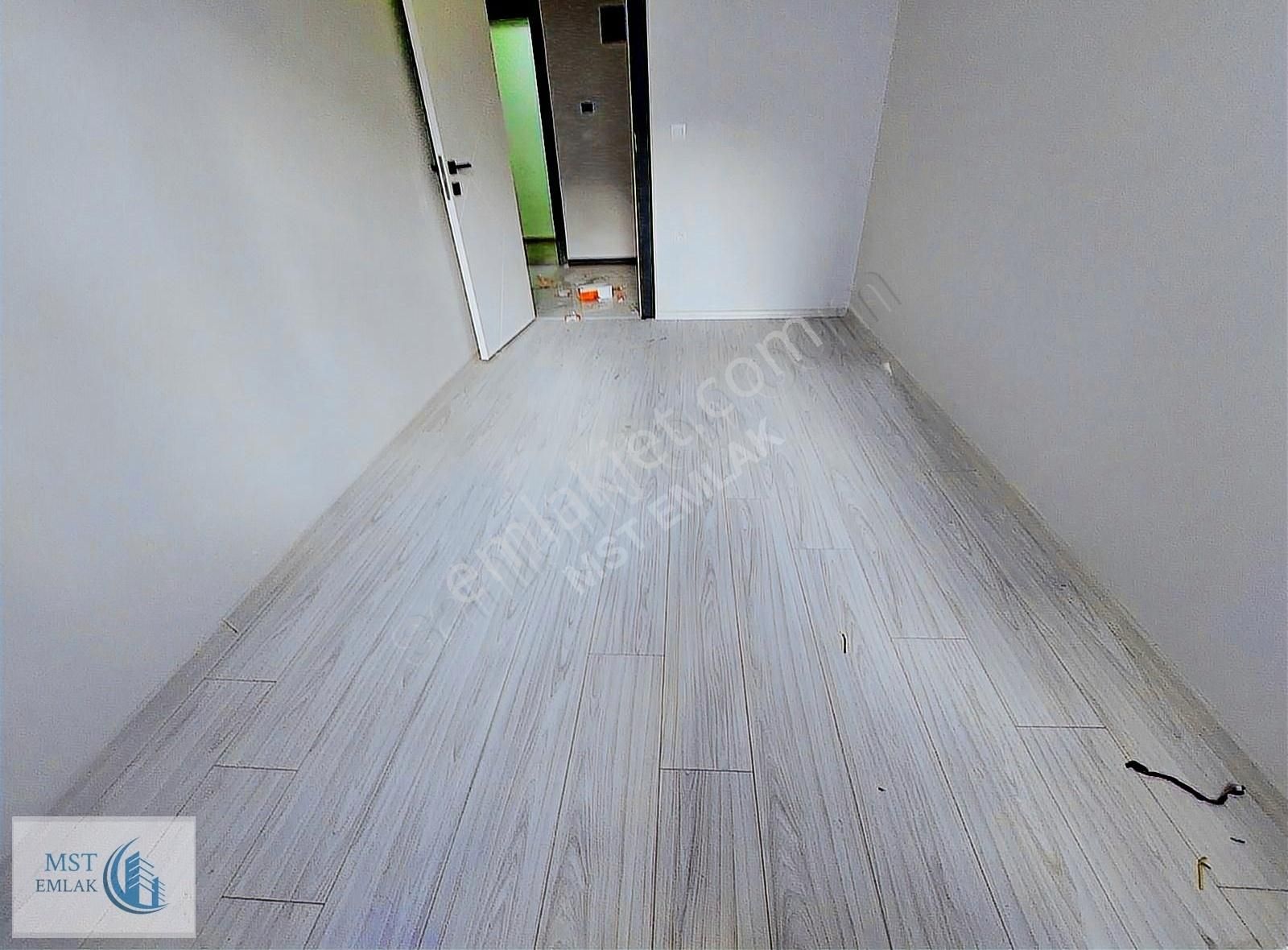 Beylikdüzü Yakuplu Satılık Daire MST EMLAK BEYLİKDÜZÜNDE SITE DE 2+1 SATILIK SIFIR DAİRE