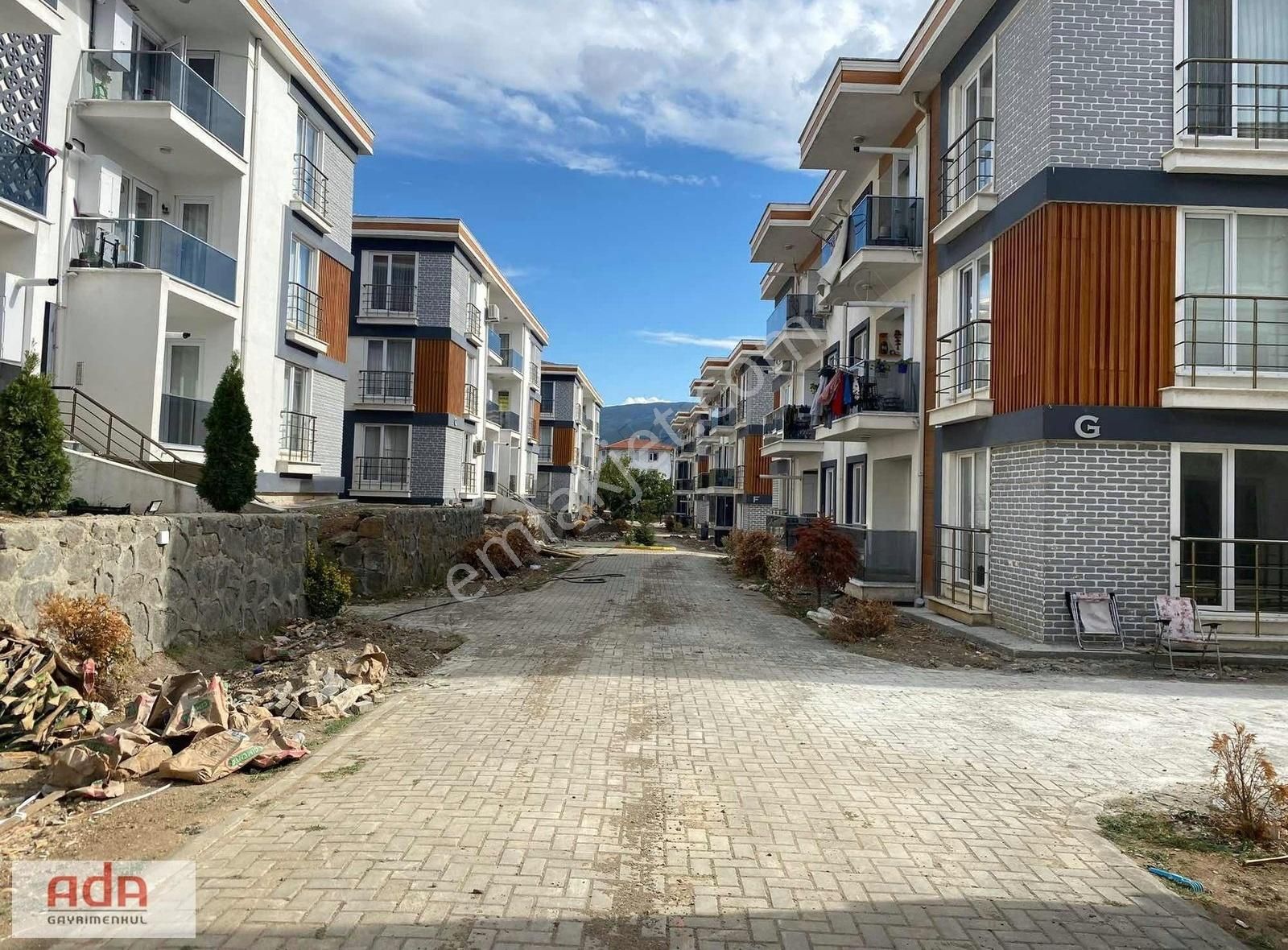 Geyve Tepecikler Satılık Daire ADA GAYRİMENKULDEN GEYVEDE 3+1 ORTA KAT SATILIK DAİRE