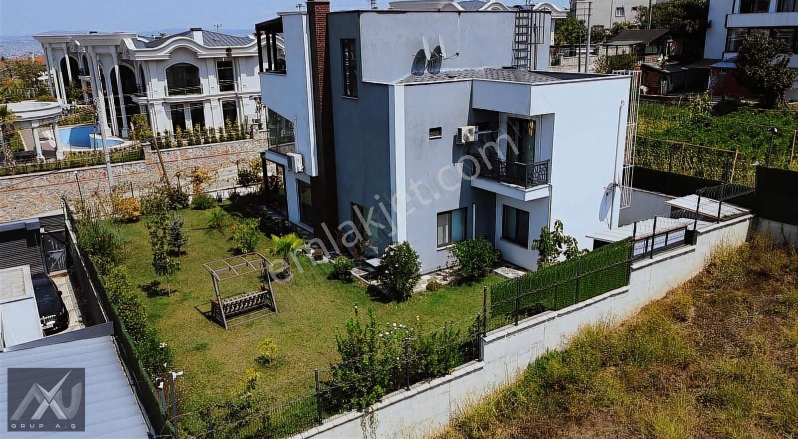 Başiskele Damlar Satılık Villa Başiskele, En Değerli Bölge, Muazzam Manzara, Mükemmel Villa...