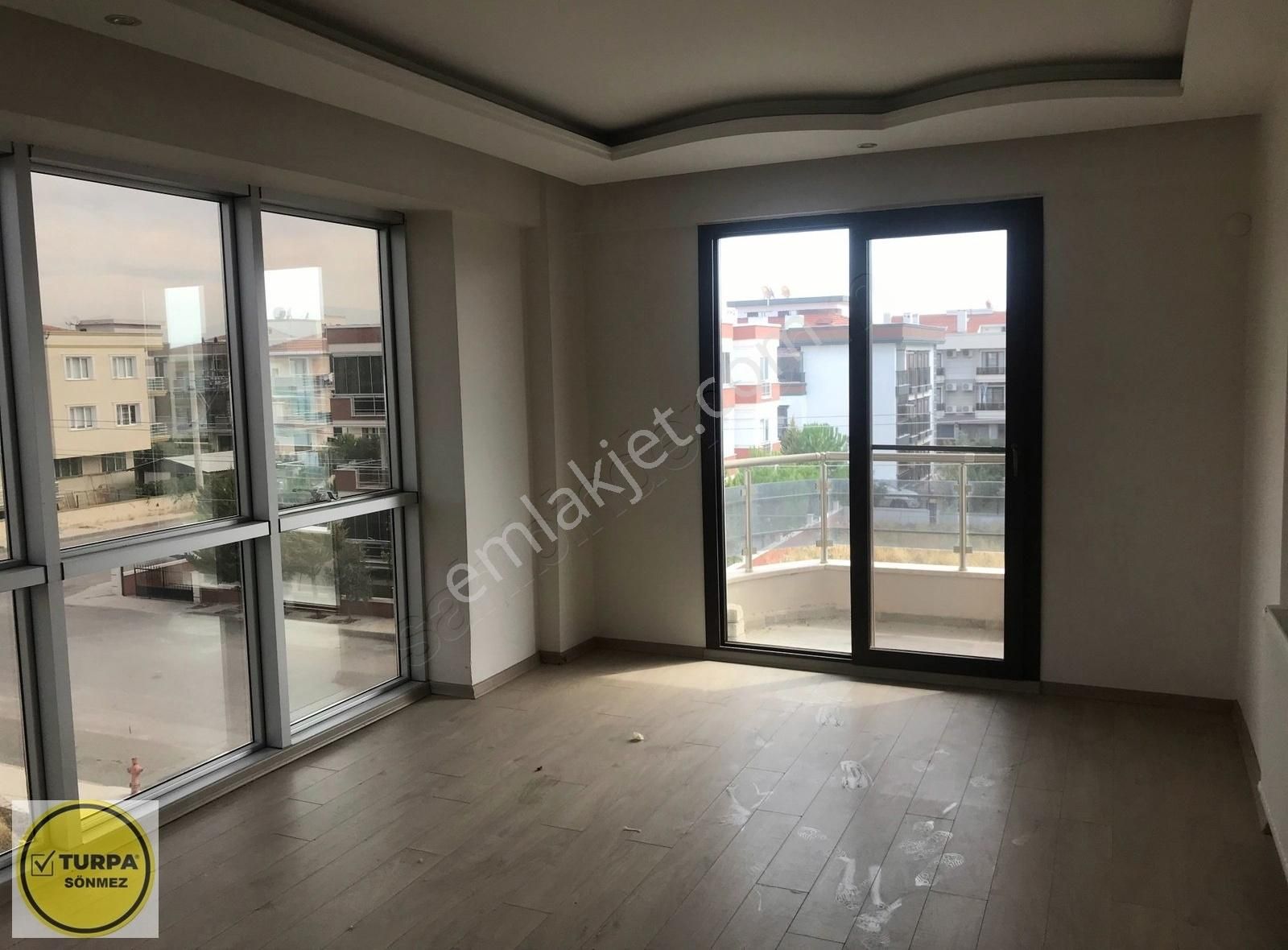 Menderes Gölcükler Kiralık Daire TURPA SÖNMEZDEN PAZAR YERİ ARKASI U.LÜKS 2+1 DAİRE