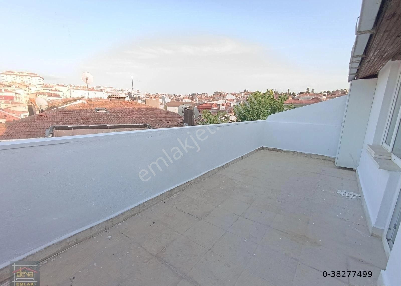 Üsküdar Ahmediye Kiralık Daire DEVADAN MERKEZE YAKIN TERASLI FERAH GÜNEŞ ALAN 1+1 DAİRE