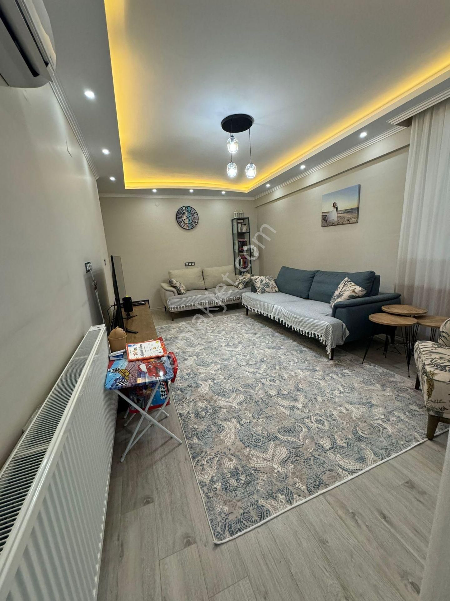 Mani̇sa yunusemre karaali̇'de havuzlu güvenli̇kli̇ si̇te i̇çeri̇si̇nde 2+1 95m kapali mutfak full lüx dai̇re