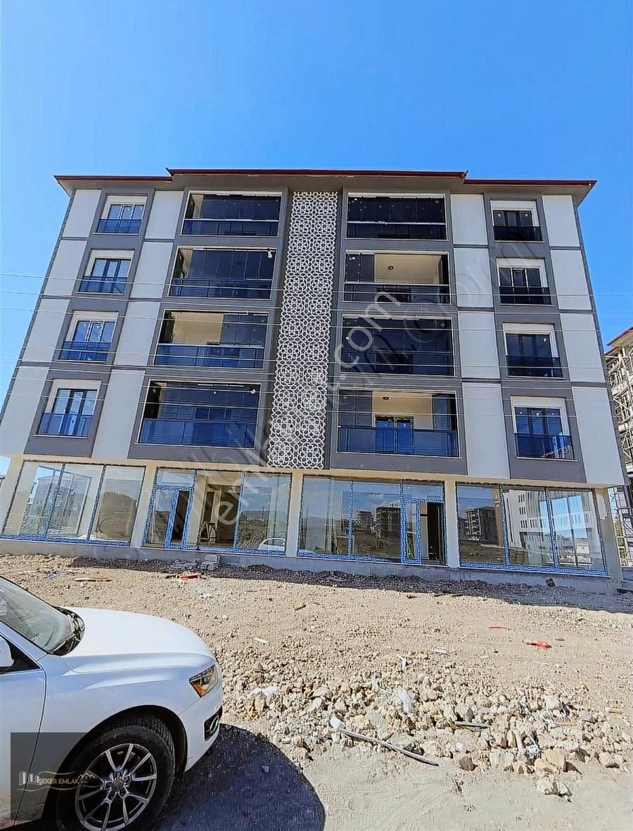 Kars Merkez Yenişehir Satılık Daire ŞEKER EMLAKTAN SATILIK 4+1 DAİRE