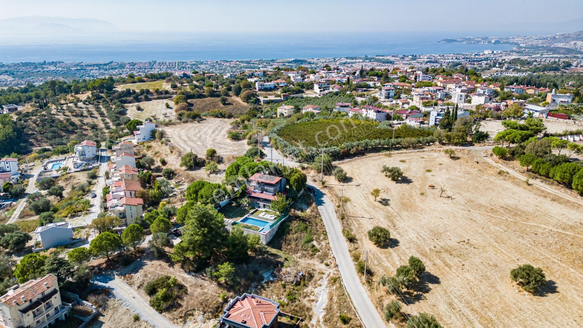 Kuşadası Soğucak Satılık Villa İmarlı Kuşadası Soğucak Mahallesi'nde Satılık Köşe Konumlu Arsa