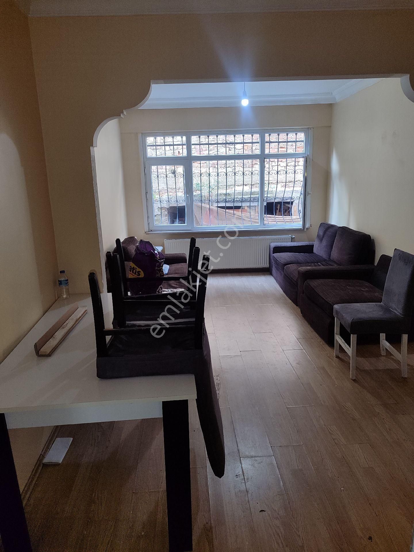 Fatih Aksaray Kiralık Daire 2+1 kısmi eşyalı kiralık daire 