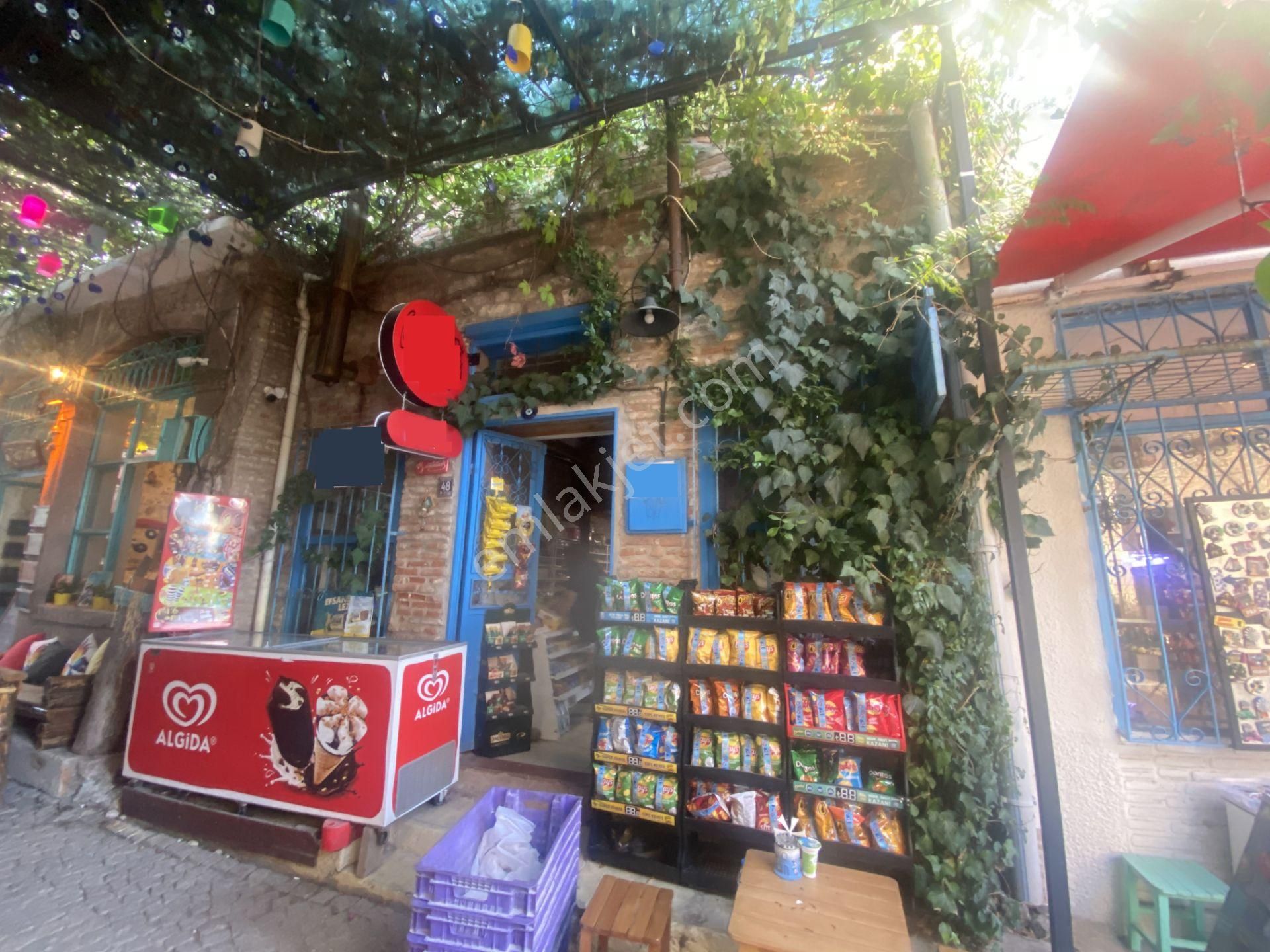 Balıkesir Ayvalık Küçükköy De Satılık Bina Merkezde. - Görsel 2