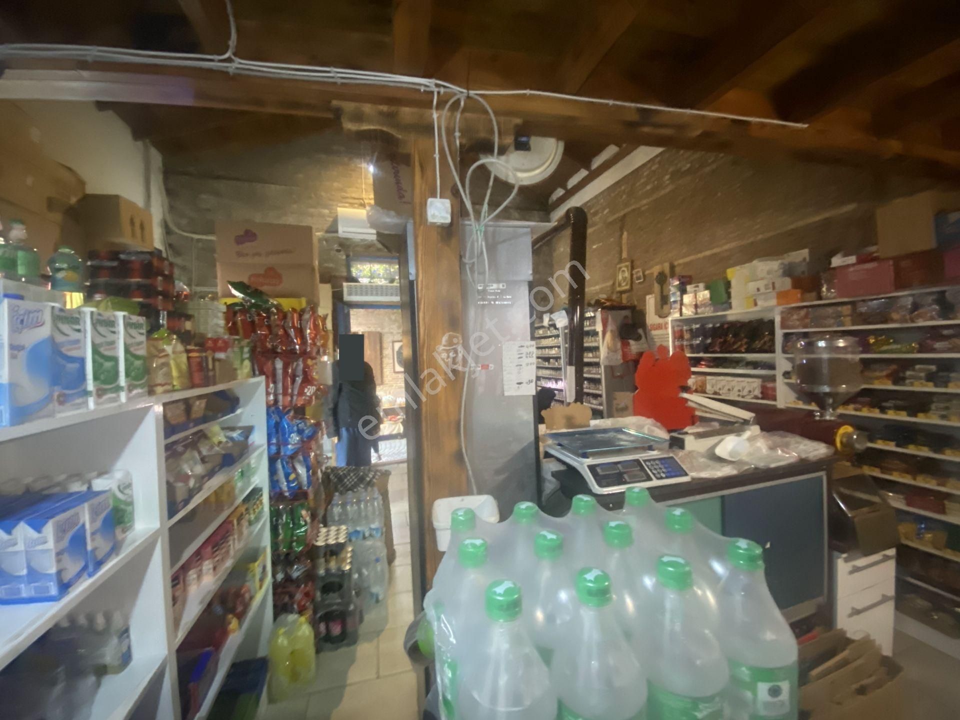 Balıkesir Ayvalık Küçükköy De Satılık Bina Merkezde. - Görsel 4