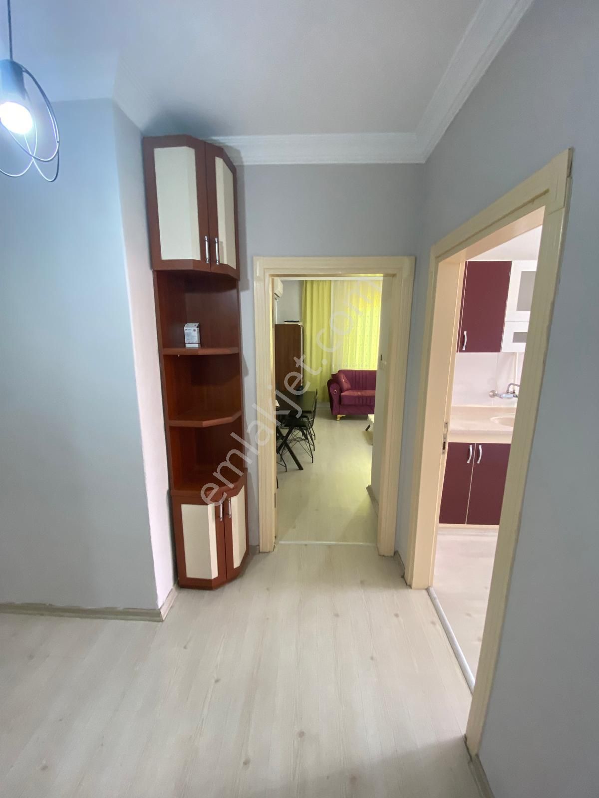 Yenişehir Aydınlıkevler Kiralık Daire  CADDE ÜZERİNDE ULAŞIMI KOLAY ,SAHİLE YÜRÜME MESAFESİNDE EŞYALI KİRALIK DAİRE 