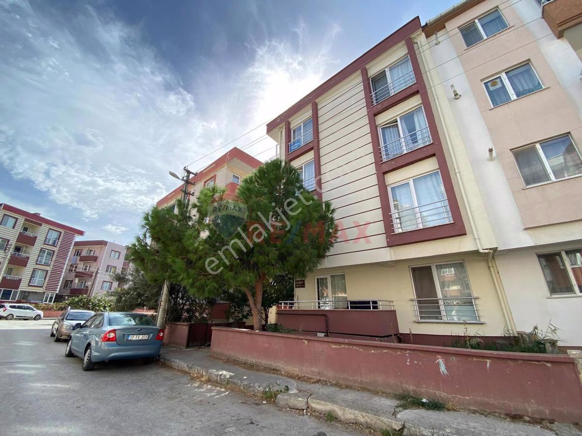 Çanakkale Merkez Barbaros Satılık Daire ÇANAKKALE BARBAROS MAHALLESİNDE SATILIK HOLLÜ 1+1 DAİRE