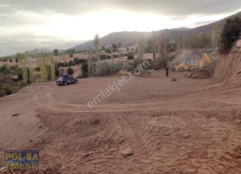 Korkuteli Kevzer Köyü Satılık 720m2 Tarla Elektrik, Su Yakın - Görsel 2