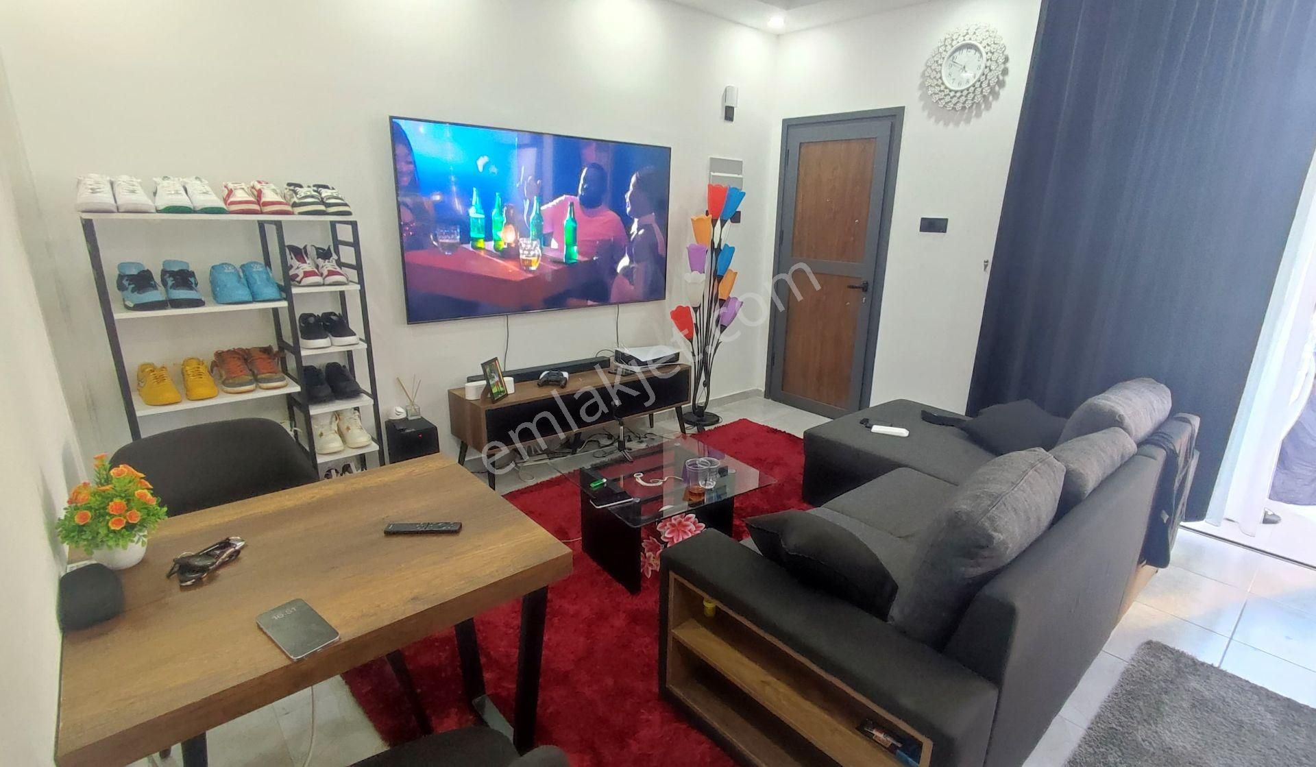 Girne Karaoğlanoğlu Satılık Daire Girne Karaoğlanoğlu'nda Eşyalı, Kiracısı İçinde satılık 1+1 Daire !