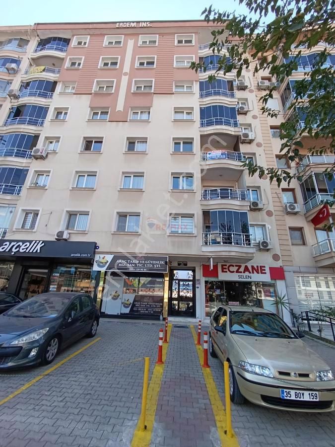 Karşıyaka Şemikler Hastaneye Yakın Kiralık Daire Ara Kat Doğal Gazlı Cadde Üzeri 3+1 Kiralık Daire.