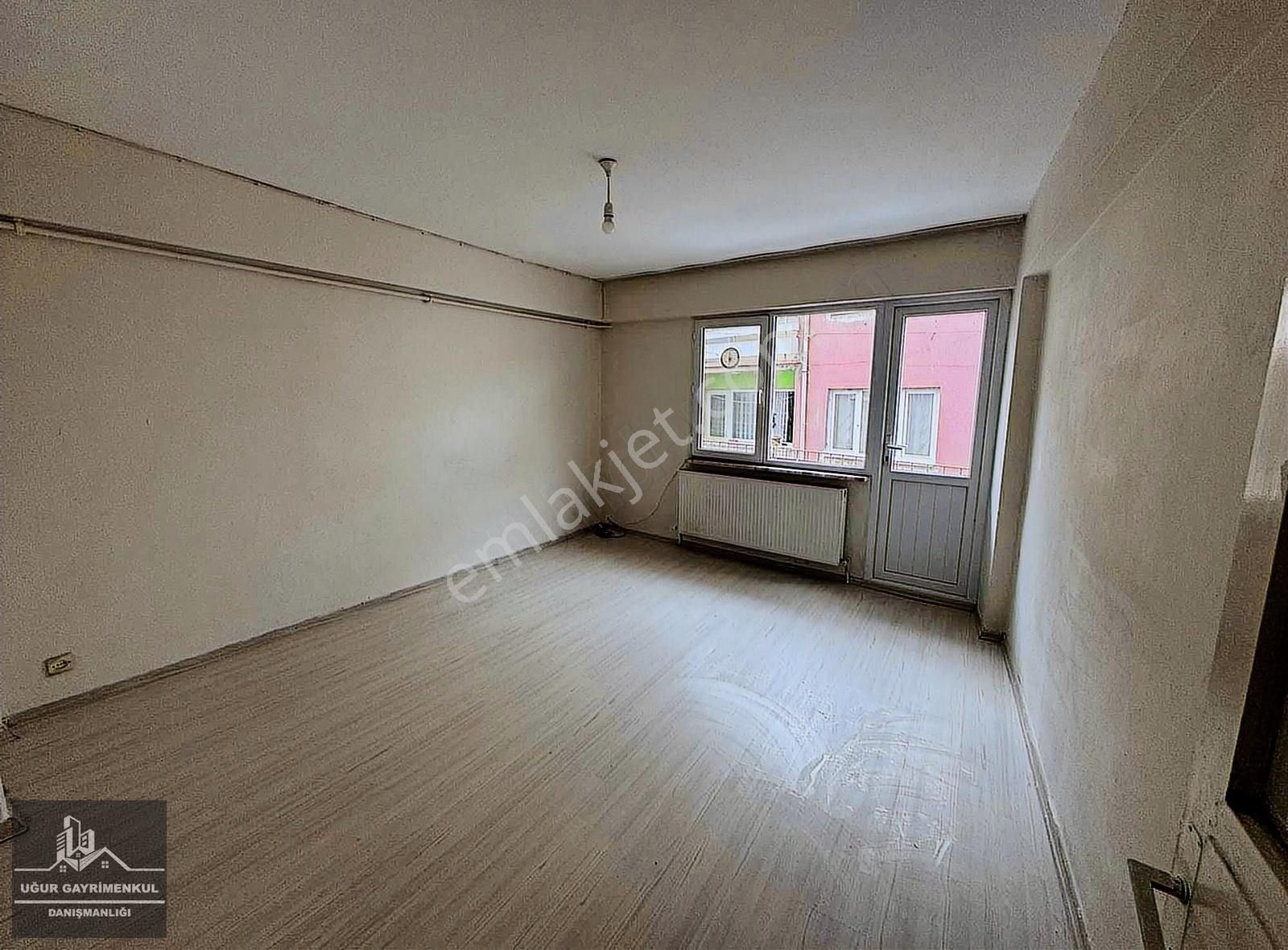 Gemlik Eşref Dinçer Satılık Daire UĞUR GAYRİMENKUL'DEN ESKİ PAZAR CADDESİNDE SATILIK 2+1 DAİRE