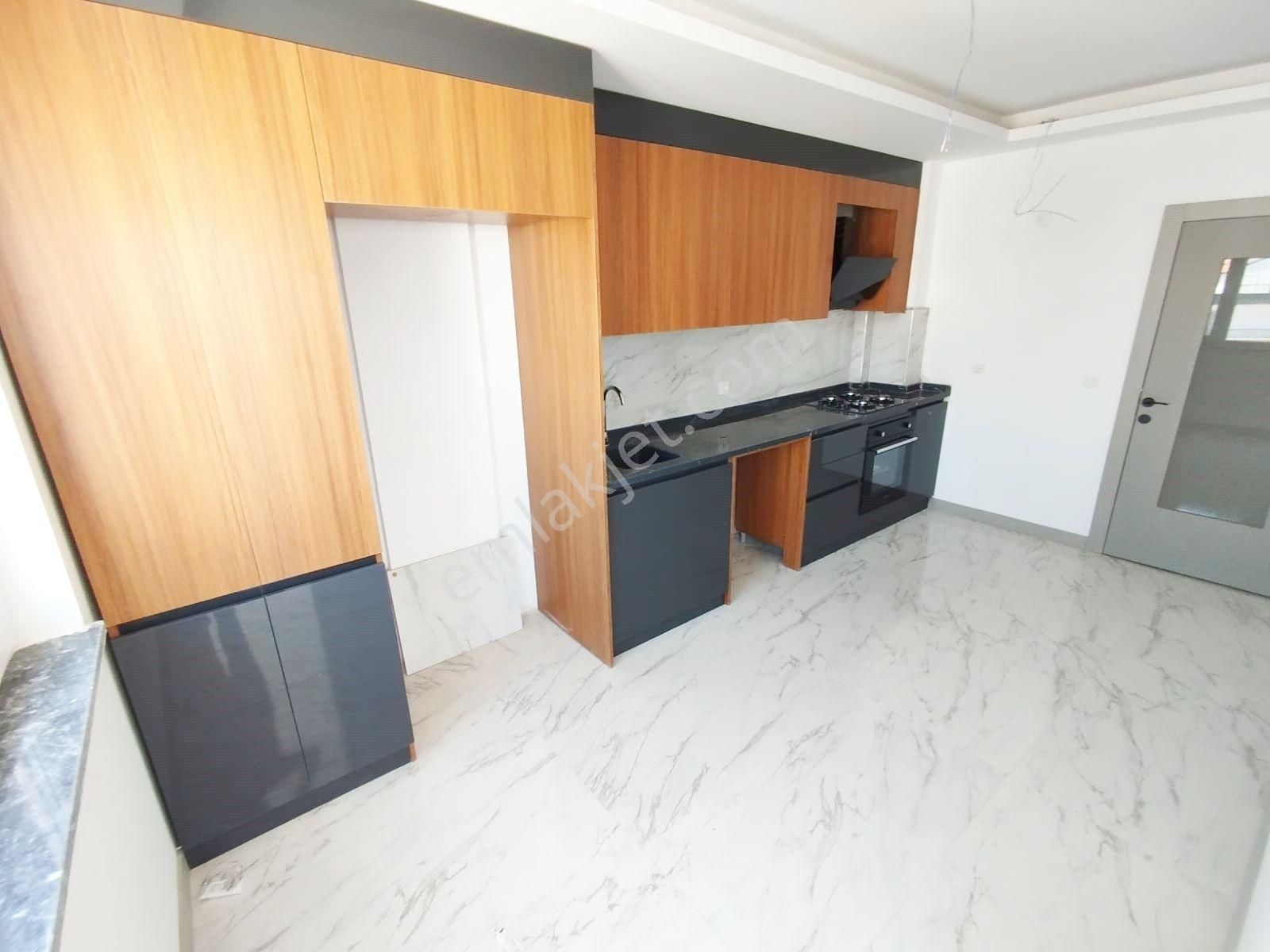 Kazımoğlu'ndan Kat Konumunda Giyinme Odalı Ful+full Yapılı 3+1