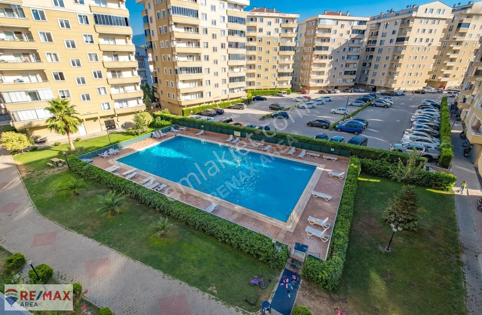 Osmangazi Panayır Satılık Daire Remax Area dan Havuz Manzaralı Ara Kat Satılık 2+1 Daire