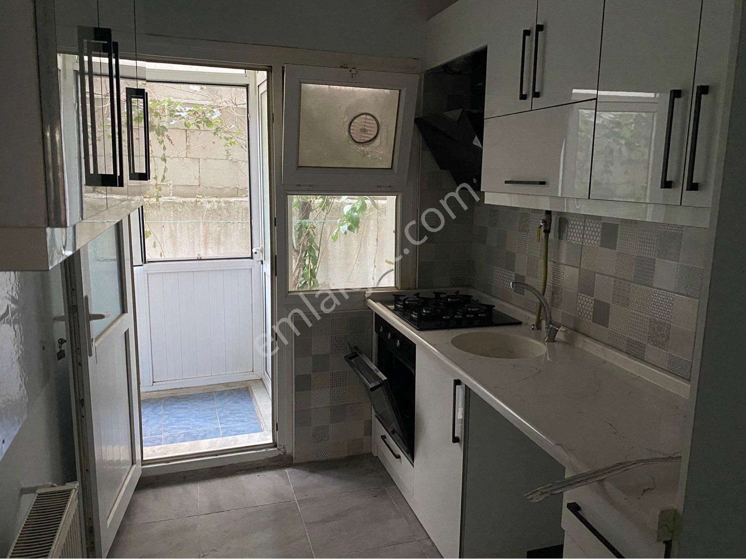 Bornova Yıldırım Beyazıt Kiralık Daire STADYUM METRO DURAĞINA YÜRÜME MESAFESİNDE DOĞAL GAZLI 2+1