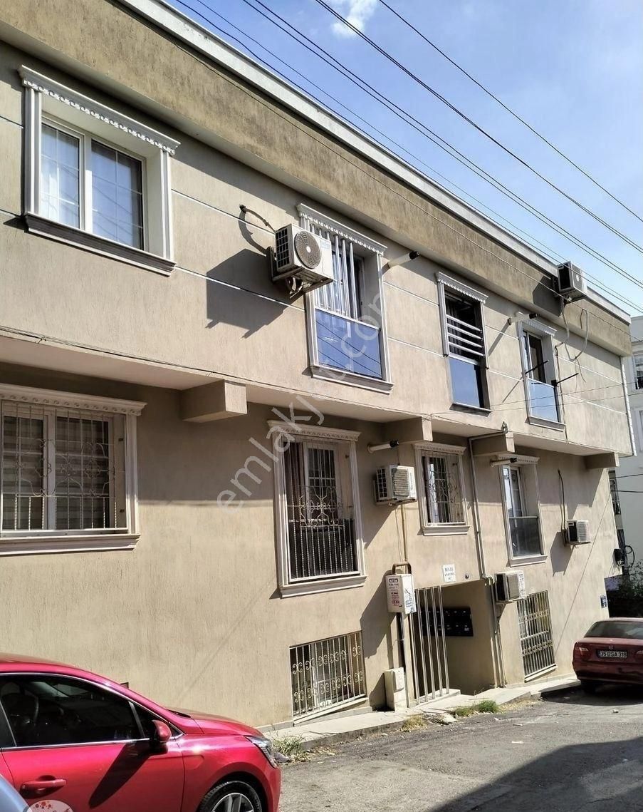 Buca Atatürk Satılık Daire KAMPÜSE YAKIN YATIRIM DEĞERİ YÜKSEK DOĞALGAZ BALKONLU 2+1 DAİRE