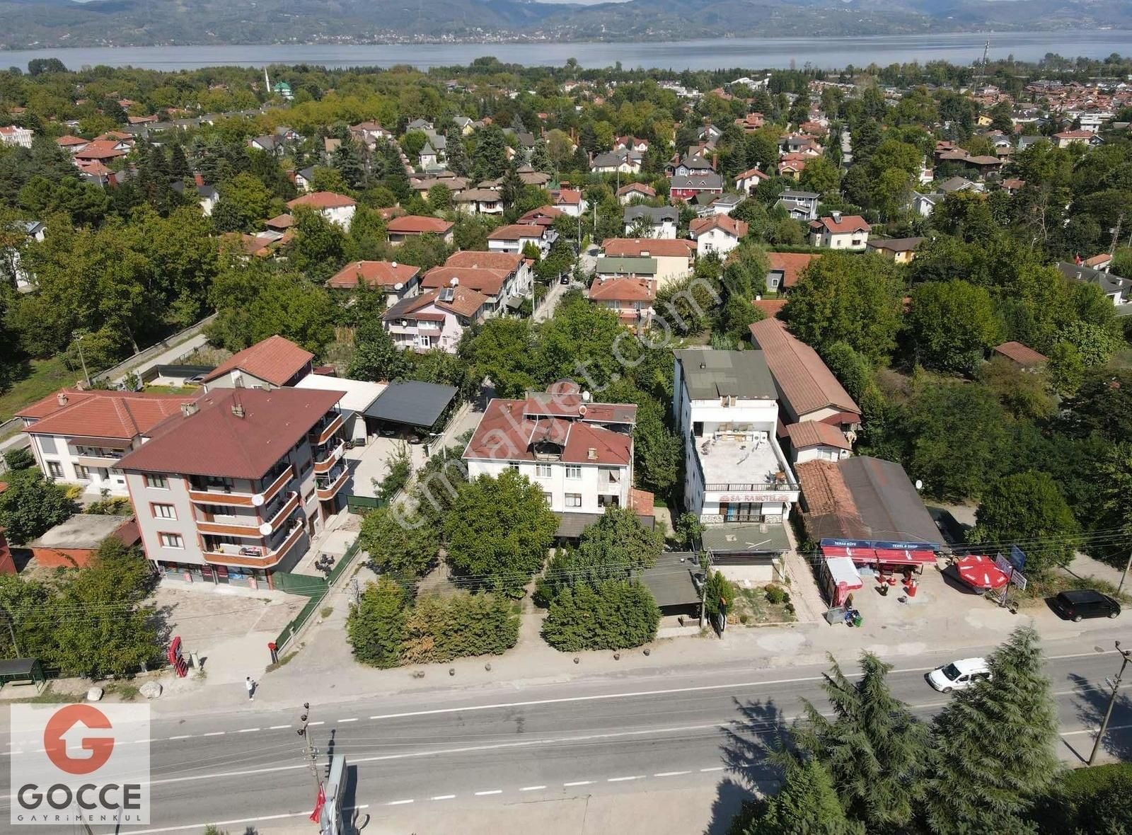 Sapanca Kırkpınar Tepebaşı Satılık Ticari İmarlı Ng Güral Otel Yanı Göl Manzaralı 1164 M2 Ticari Arsa