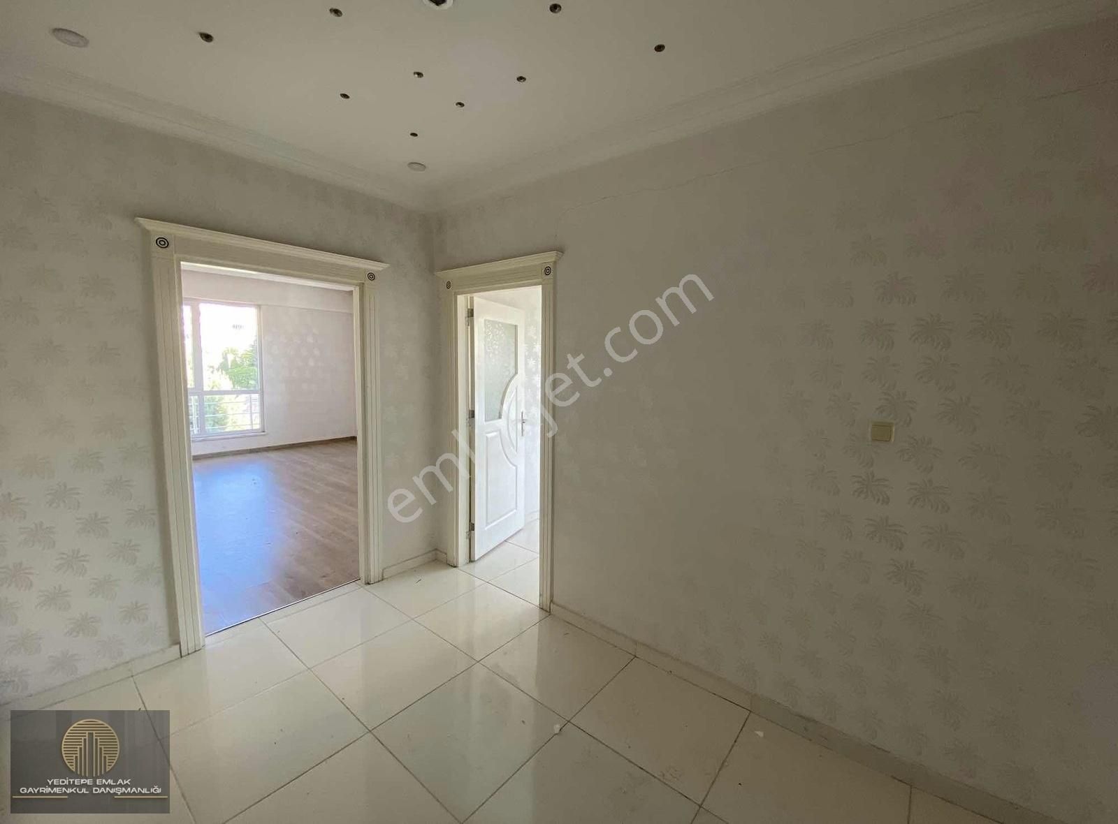 Şahinbey Yeditepe Kiralık Daire Yeditepe Emlak'tan 3+1 200m2 Çift Balkon 3 Cepheli Kiralık Daire