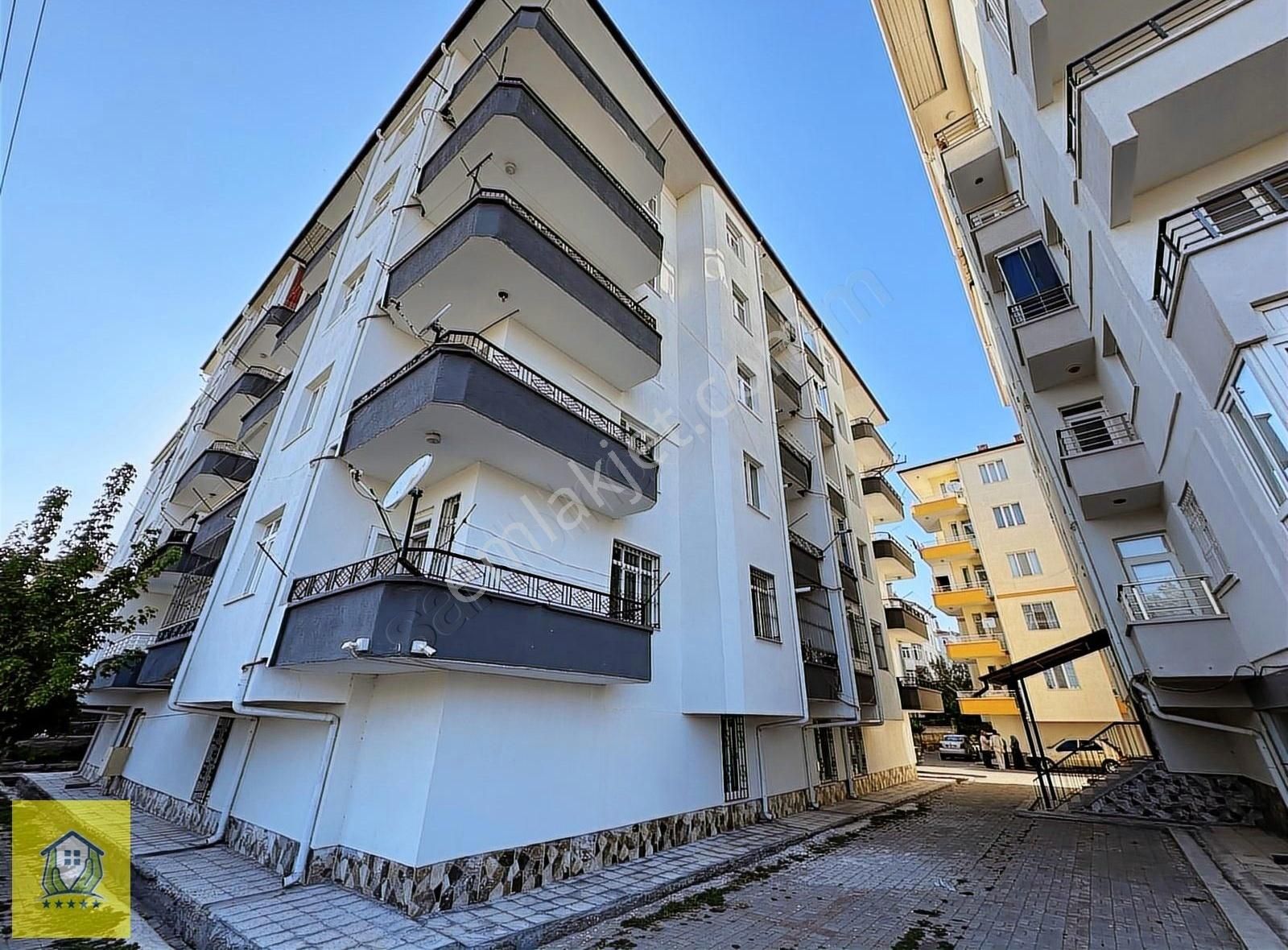 Aksaray Merkez Fatih Satılık Daire FATİH MAH.PAZAR PAZARI KARŞ.KAT:2 3+1 KOMBİLİ MASRAFSIZ GÜNEY