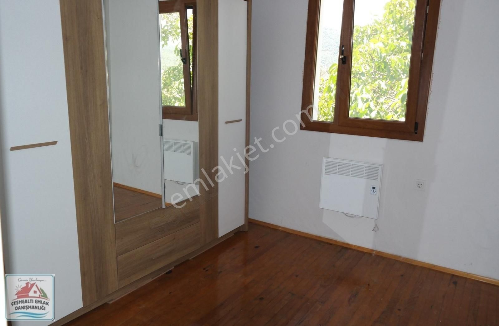 Urla Güvendik Kiralık Daire Çeşmealtı,Mavi plaj caddesinde kiralık zemin üzeri daire.