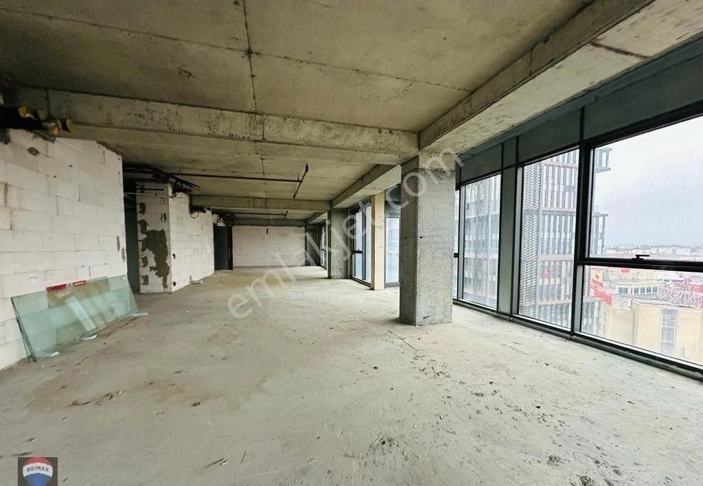 Selenium Retro Projesinde Tam Kat Kiralık Ofis - Görsel 9